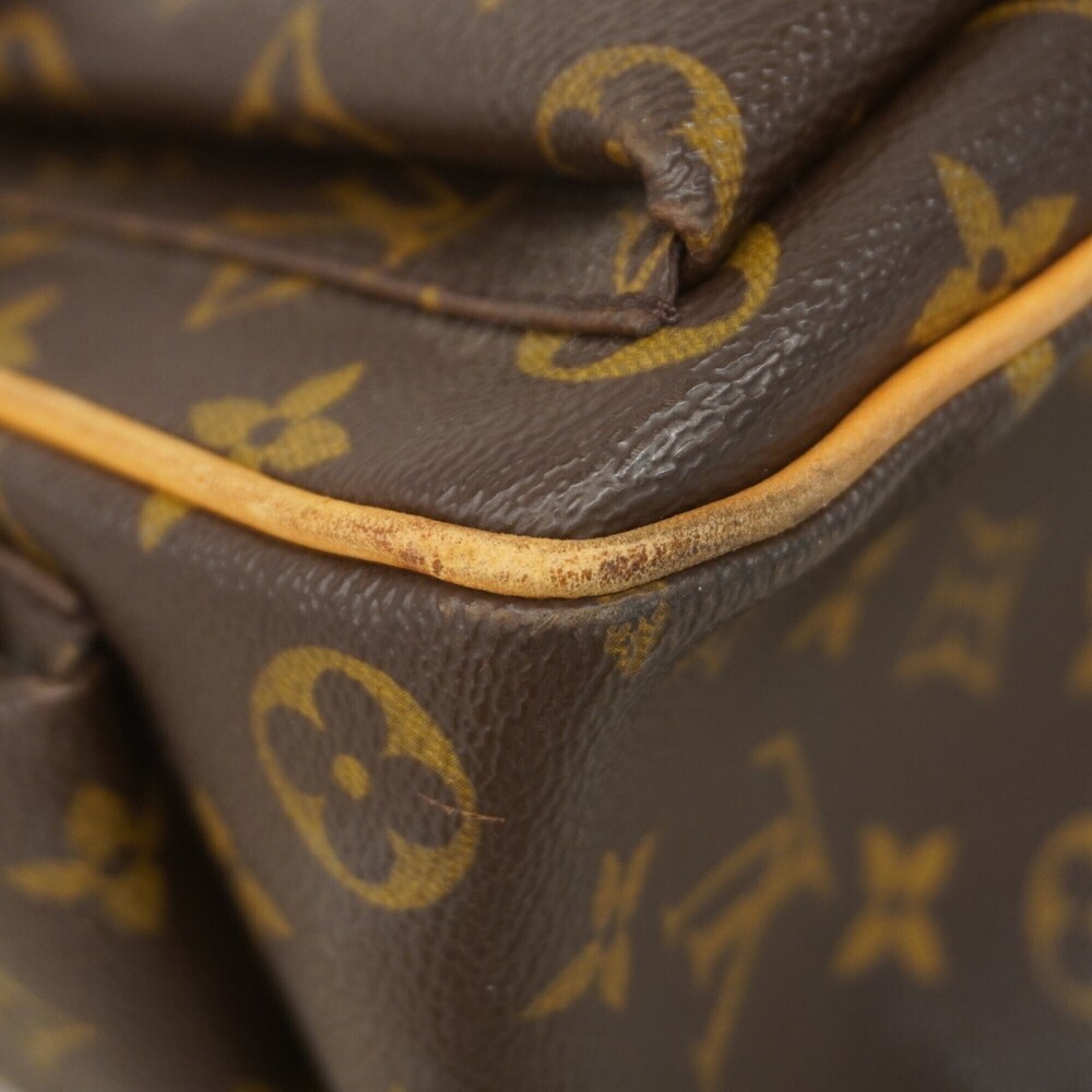 LOUIS VUITTON Brown Monogram Tote Bag - Picture 6 of 9